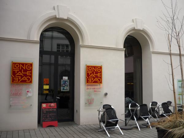 Long Tale Café venku